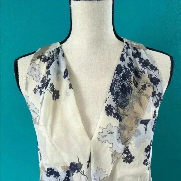 T. Babaton by Aritzia Ainsley silk sleeveless blouse - Picture 2 of 6